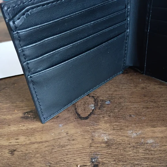 Gucci Black Leather Wallet - Picture 4 of 11